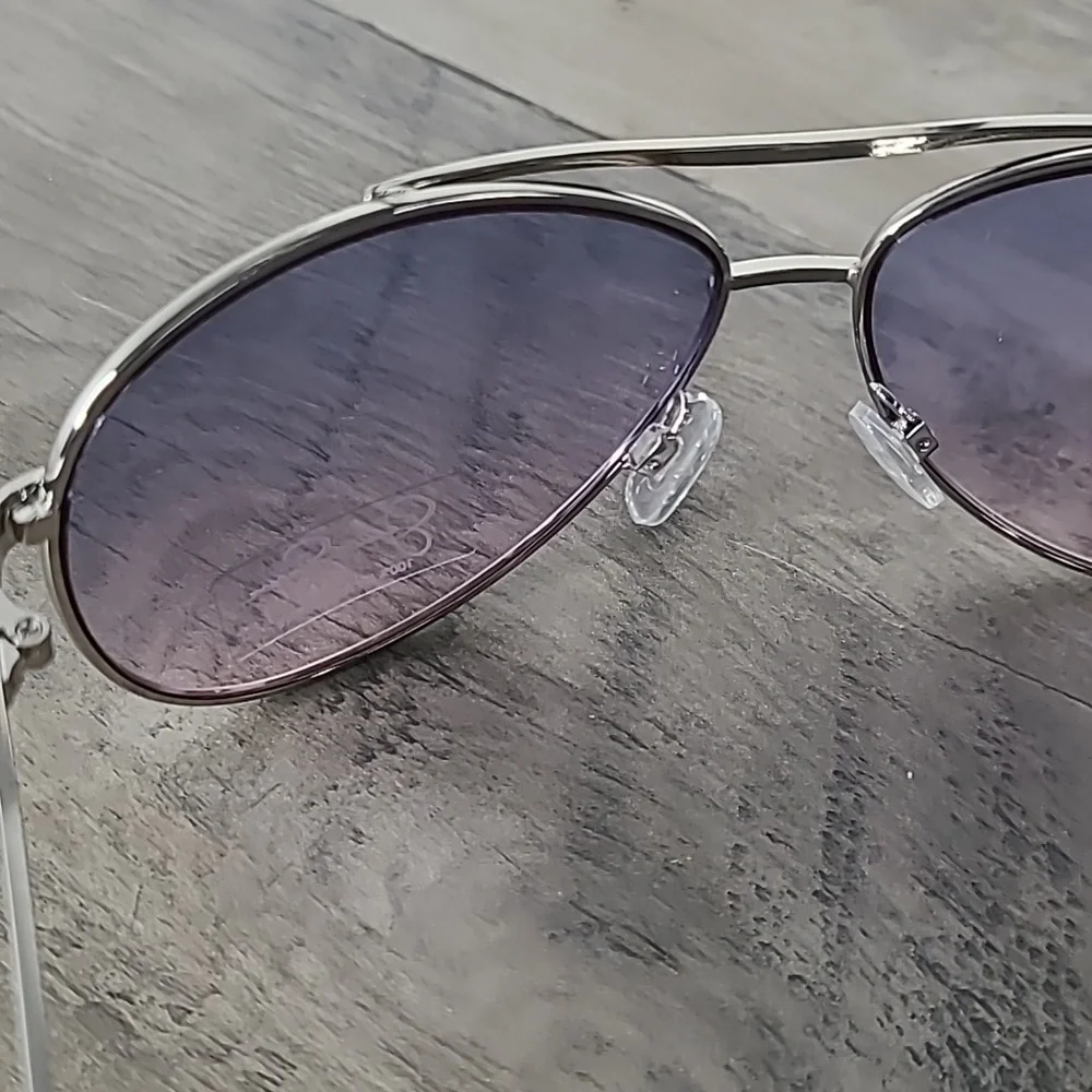 Jessica Simpson Sunglasses - Picture 4 of 4